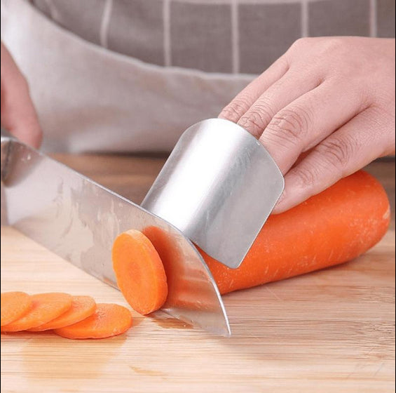 1 Piece Metal Finger Guards for Safe to Slice, Vegetables Fruit Stainless Steel Finger Hand Protector, for Cutting Meat Chef Kitchen Tool Gadgets