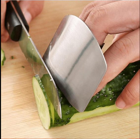 1 Piece Metal Finger Guards for Safe to Slice, Vegetables Fruit Stainless Steel Finger Hand Protector, for Cutting Meat Chef Kitchen Tool Gadgets