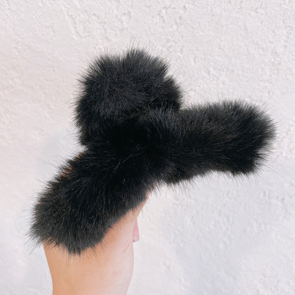 Winter Plush Hair Claw Elegant Acrylic Hairpins Faux Fur Hair Clip Barrette Crab Headwear for Women Girls Hair Accessories