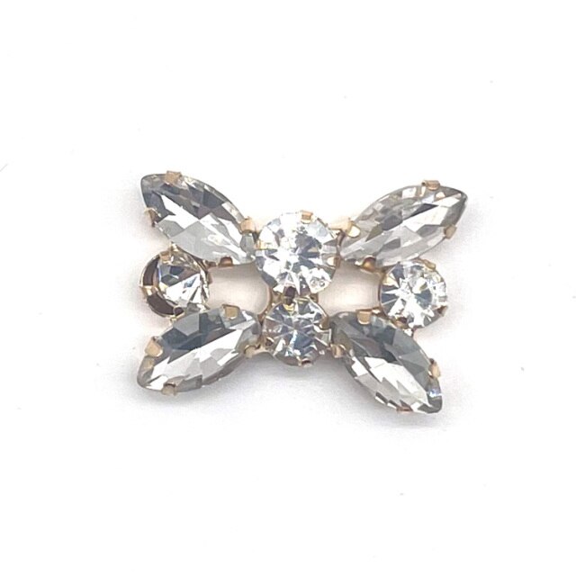 Hot 1pcs Metal jewelry Style Shoe Charms Pearl Crown Shoe Aceessories Decorations Fit women’s croc Clogs Buckle girls Gifts jibz