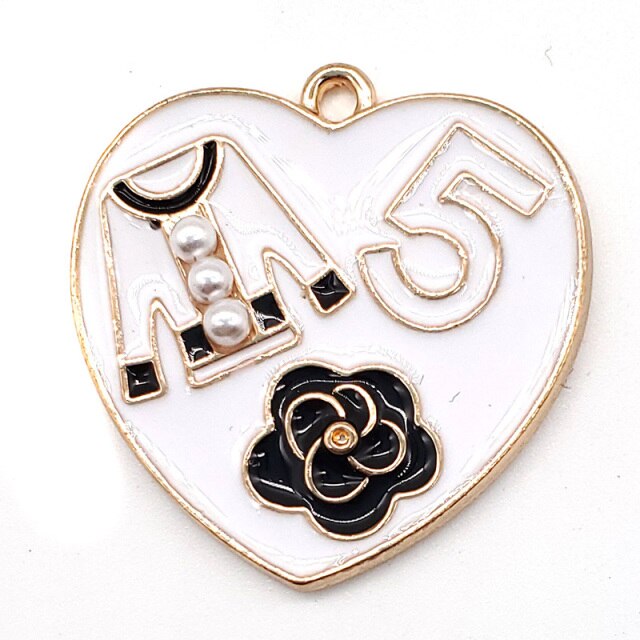 Hot 1pcs Metal jewelry Style Shoe Charms Pearl Crown Shoe Aceessories Decorations Fit women’s croc Clogs Buckle girls Gifts jibz