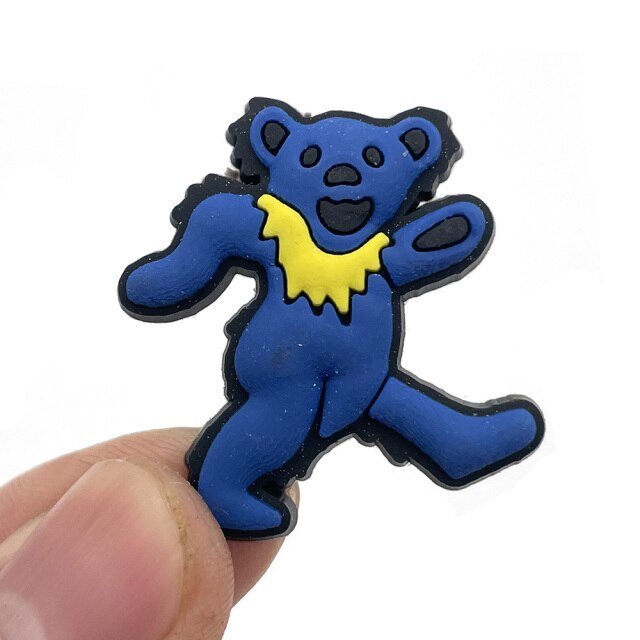 Hot 1pcs jibz fashion elements PVC Shoe Charms DIY Band bear Shoe Aceessories Fit croc Sandals Buckle decorations Unisex Gifts